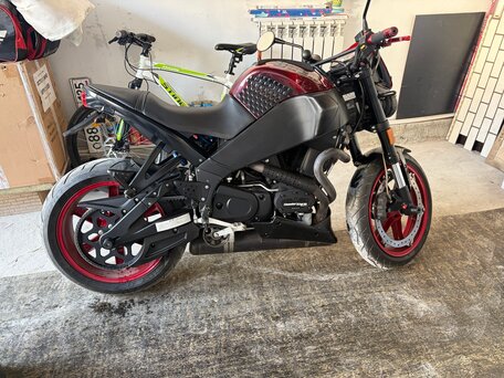 2009 Buell Lightning, красный, 520000 рублей, вид 2