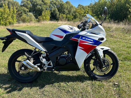 2013 Honda CBR 125R, белый, 360000 рублей, вид 3