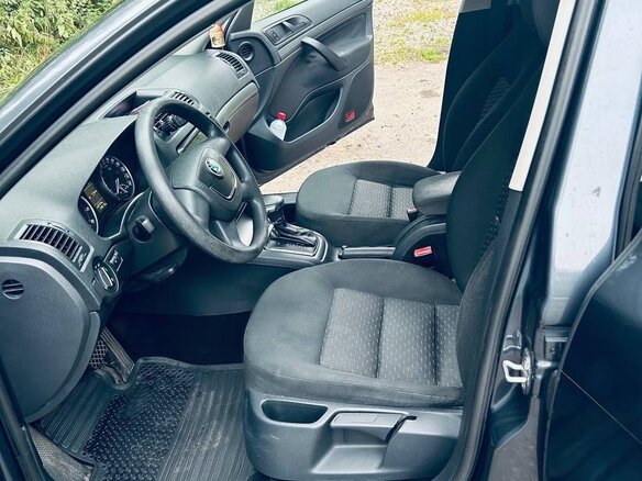2010 Skoda Octavia II (A5) Рестайлинг, серый - вид 8