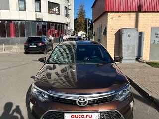 2017 Toyota Camry VII (XV50) Рестайлинг 2, коричневый, 2040000 рублей, вид 2