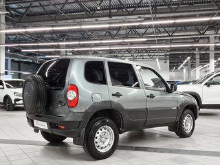 2014 Chevrolet Niva I Рестайлинг, серый, 479000 рублей, вид 3
