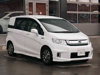 2014 Honda Freed Spike I Рестайлинг, белый, 1155000 рублей, вид 3