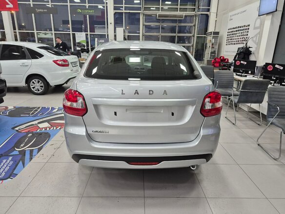 2026 Lada (ВАЗ) Granta I Рестайлинг, серебристый, 1151000 рублей - вид 3
