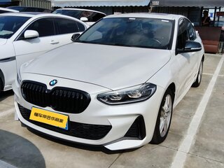 2023 BMW 1 серии 120i III (F52) Рестайлинг, белый, 1778500 рублей, вид 1