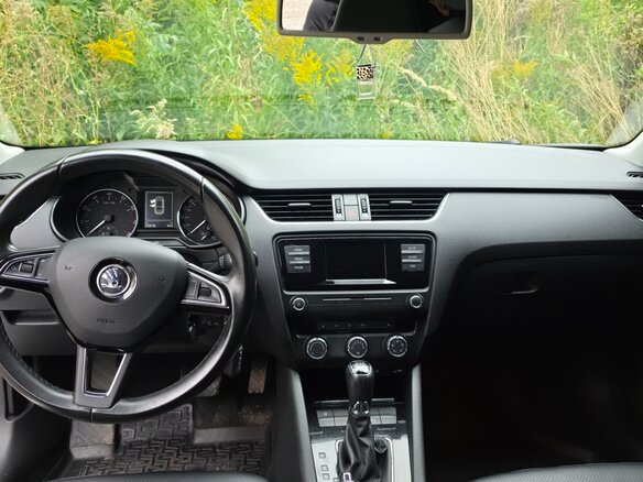2015 Skoda Octavia III (A7), белый, 1600000 рублей - вид 7