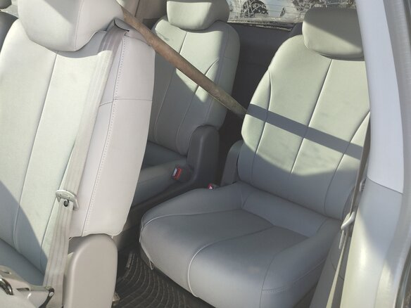 2008 Kia Carnival II, чёрный, 920000 рублей - вид 9
