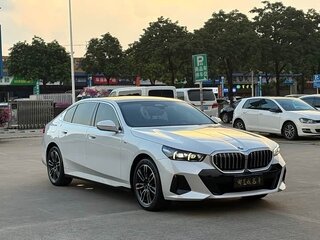 2025 BMW 5 серии Long 525Li VIII (G60/G61/G68), белый, 6115000 рублей, вид 1