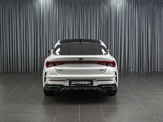 2020 Kia K5 III, белый, 2699000 рублей, вид 4