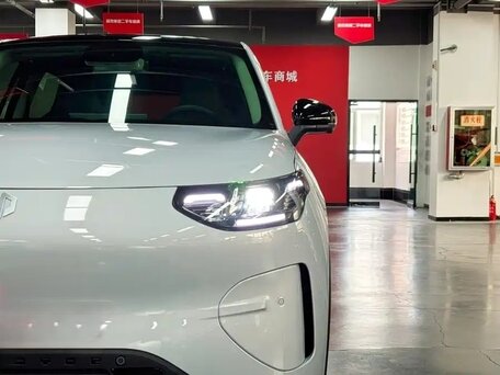 2026 Leapmotor A10 39.8 kWh, серебристый, 1708011 рублей, вид 4