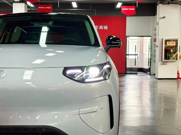 2026 Leapmotor A10 39.8 kWh, серебристый, 1708011 рублей - вид 3