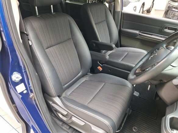 2017 Honda Freed II, синий, 1750000 рублей - вид 17