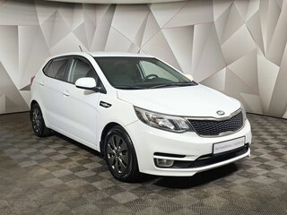 2016 Kia Rio III Рестайлинг, белый, 979000 рублей, вид 3