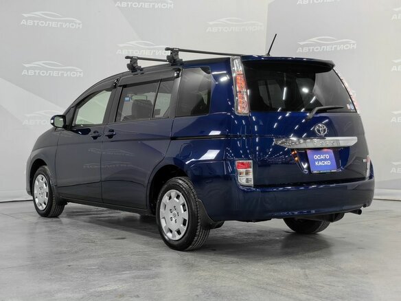 2013 Toyota ISis I Рестайлинг, синий, 1785000 рублей - вид 2