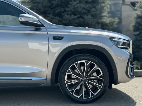 2026 Geely Monjaro (Xingyue L) I Рестайлинг 2 (China Market), серый, 4054000 рублей, вид 4