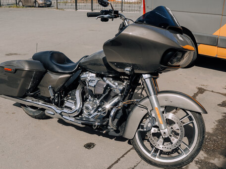 2018 Harley-Davidson Road Glide Special, серый, 1590000 рублей, вид 1
