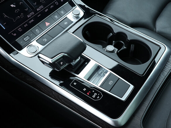 2021 Audi Q7 55 TFSI II (4M) Рестайлинг, чёрный, 6880500 рублей - вид 14