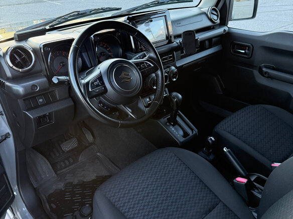 2020 Suzuki Jimny IV, серый, 2600000 рублей - вид 10