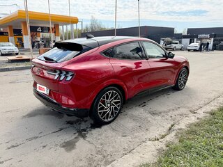 2022 Ford Mustang Mach-E 98 kWh I, красный, 5390000 рублей, вид 5