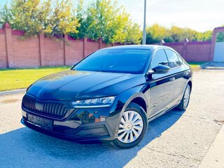 2021 Skoda Octavia IV (A8), чёрный, 2300000 рублей, вид 1