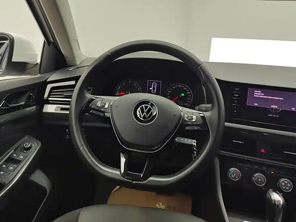 2022 Volkswagen Bora IV (China Market) Рестайлинг, белый, 1300000 рублей - вид 4