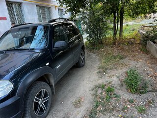2012 Chevrolet Niva I Рестайлинг, чёрный, 370000 рублей, вид 4