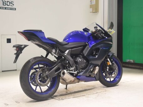 2023 Yamaha YZF-R7, синий, 1090000 рублей, вид 3