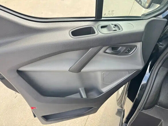 2022 Ford Transit Custom I Рестайлинг, чёрный, 1800000 рублей - вид 12