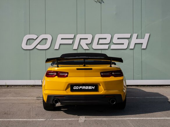 2018 Chevrolet Camaro VI Рестайлинг, жёлтый, 2980000 рублей - вид 3