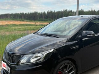 2014 Kia Rio 5-speed III, чёрный, 1050000 рублей, вид 1