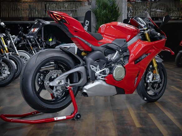 2026 Ducati Panigale V4, красный, 3790000 рублей - вид 6