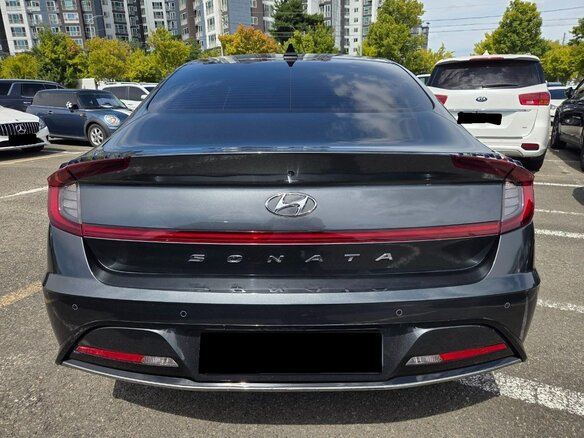 2022 Hyundai Sonata VIII (DN8), серый, 2100000 рублей - вид 6
