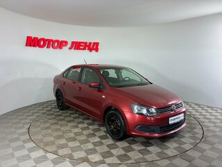 2013 Volkswagen Polo V, красный, 810000 рублей, вид 3