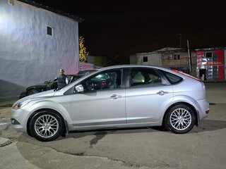 2010 Ford Focus II Рестайлинг, серый, 750000 рублей, вид 4