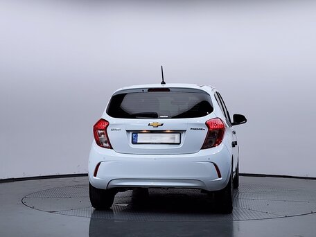 2022 Chevrolet Spark IV Рестайлинг, белый, 1347007 рублей, вид 4