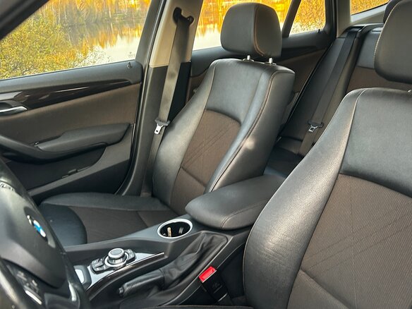 2012 BMW X1 20i I (E84) Рестайлинг, белый, 1680000 рублей - вид 8