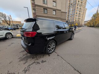 2018 Kia Carnival III, чёрный, 2500000 рублей, вид 4