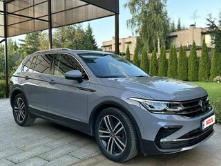 2021 Volkswagen Tiguan II Рестайлинг, серый, 3850000 рублей, вид 2