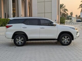 2023 Toyota Fortuner II Рестайлинг, белый, 3666666 рублей, вид 4