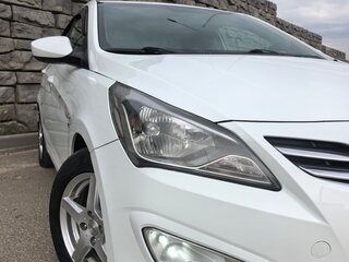 2015 Hyundai Solaris I Рестайлинг, белый, 880000 рублей, вид 5