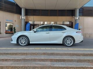 2020 Toyota Camry VIII (XV70), белый, 2750000 рублей, вид 1