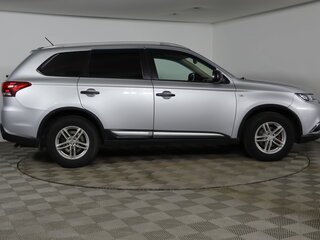 2016 Mitsubishi Outlander III Рестайлинг 2, серебристый, 1599990 рублей, вид 4