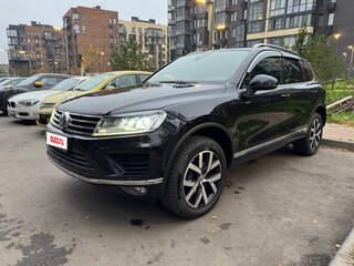 2017 Volkswagen Touareg II Рестайлинг, чёрный, 3900000 рублей, вид 1