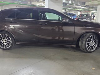 2014 Mercedes-Benz A-Класс 180 III (W176), коричневый, 1950000 рублей, вид 3