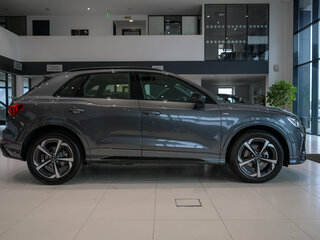 2026 Audi Q3 35 TFSI II (F3), серый, 4379000 рублей, вид 4