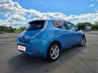 2012 Nissan Leaf (EM61) I (ZE0/AZE0), голубой, 900000 рублей, вид 4