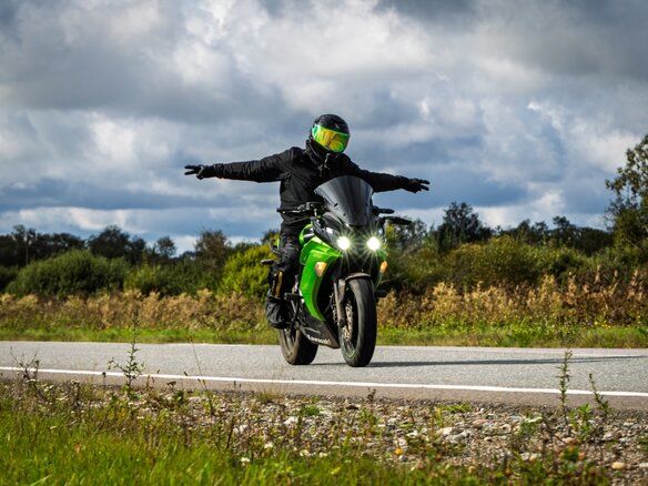 2013 Kawasaki ER-6F (Ninja 650R), зелёный, 350000 рублей - вид 8