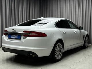 2013 Jaguar XF I Рестайлинг, белый, 1399000 рублей, вид 4