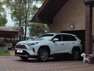 2022 Toyota RAV4 V (XA50), белый, 3950000 рублей, вид 3