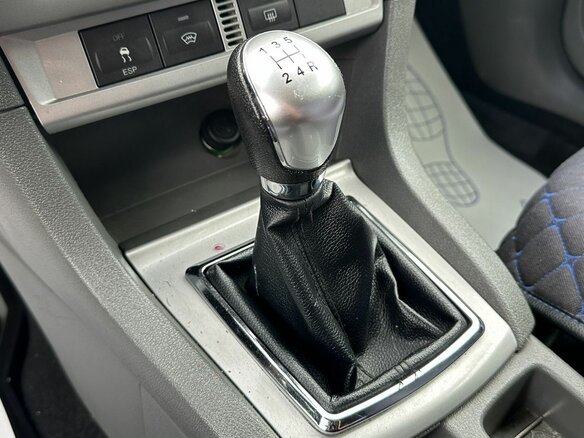 2008 Ford Focus II Рестайлинг, серебристый - вид 15