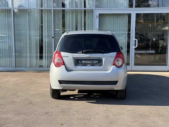 2009 Chevrolet Aveo I Рестайлинг, серебристый, 350000 рублей - вид 5